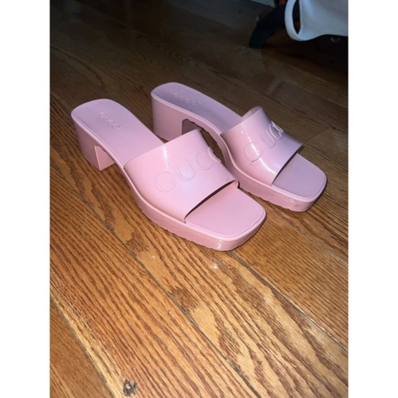 Gucci Women’s Rubber Sandal Wolf Rose - Platform Block Heel Mule - Gucci Slide - Picture 4 of 5